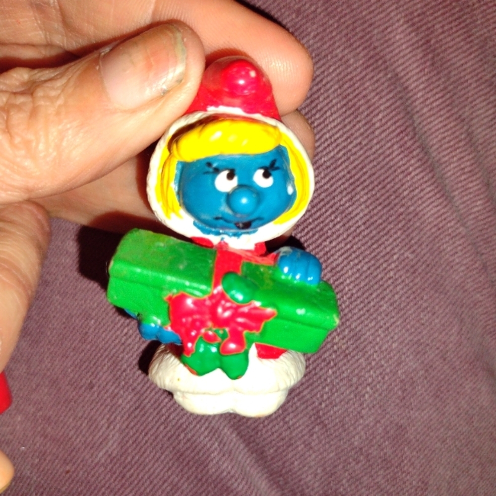 VINTAGE 1981 SCHLEICH THE SMURFS SMURFETTE CHRISTMAS SMURF PVC FIGURE